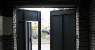 Купить гаражные ворота распашные Малгобек, цена от 3917 руб.